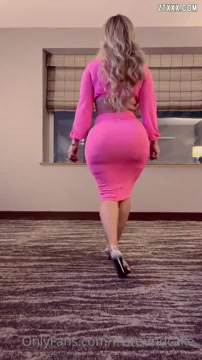 MsRoundcake Bouncing her big ass