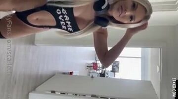 Scarlettkissesxo ends the game to fuck